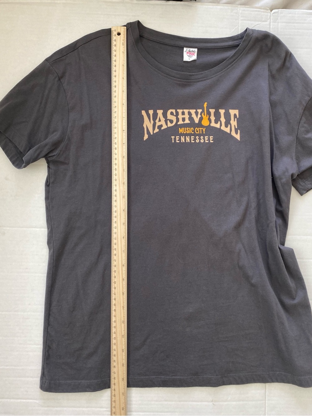 Nashville Music City Tennessee Guitar with Wings Graphic Tee - Size Large - Picture 4 of 8
